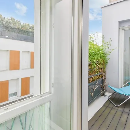 Hotel Charming House In Saint-ouen-sur-seine - Welkeys